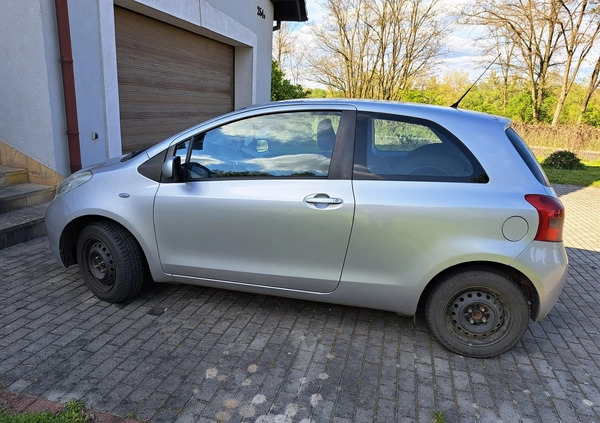 Toyota Yaris cena 10500 przebieg: 245000, rok produkcji 2007 z Kąty Wrocławskie małe 67